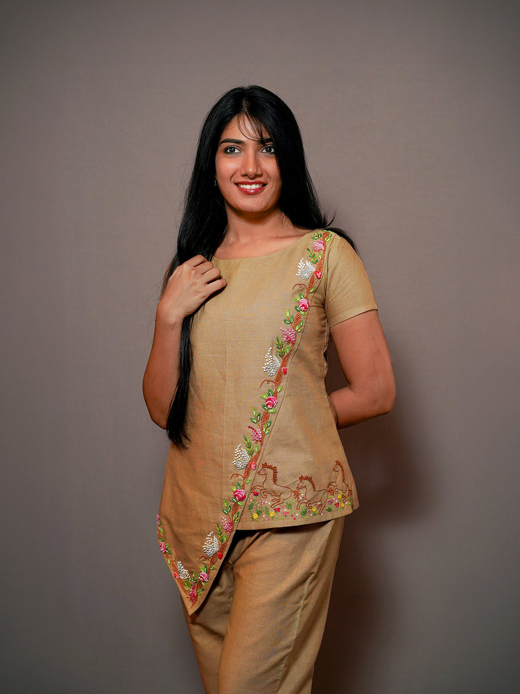 BEIGE COLOUR FLORAL&STEED KNOT EMBROIDERD CO-ORD SET